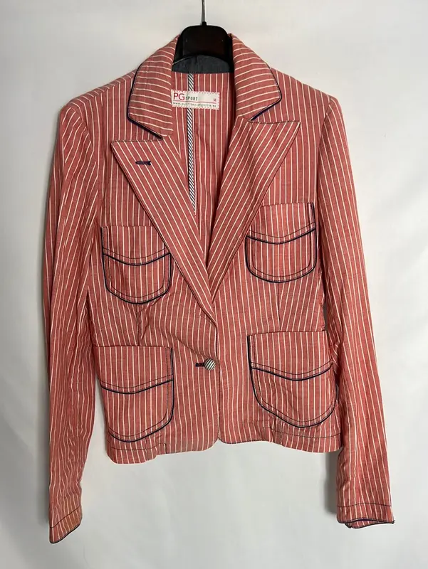PURIFICACION GARCIA. Blazer roja rayas bolsillos