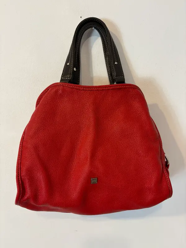 PURIFICACION GARCIA. Bolso de mano rojo