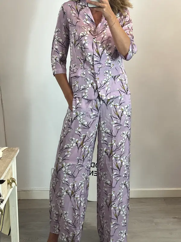PURIFICACIÓN GARCIA. Total look fluido malva estampado.