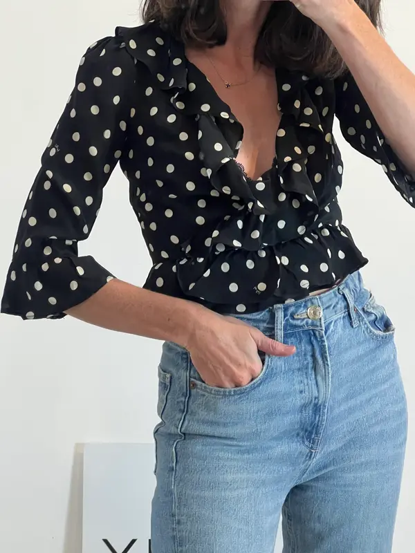 RÉALISATION. Top seda lunares ajustable en negro. T XS