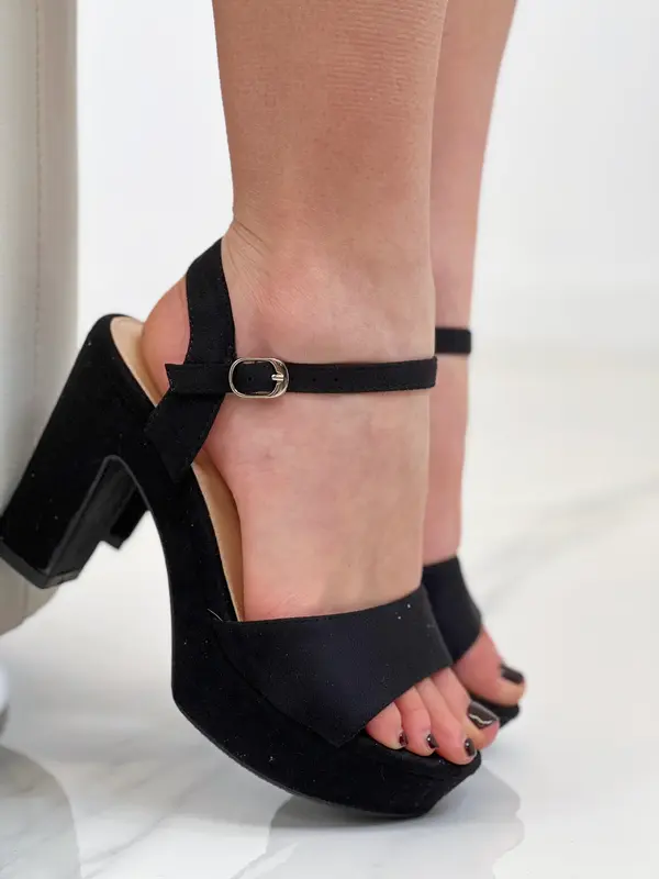 Sandalias piel vuelta tacón medio