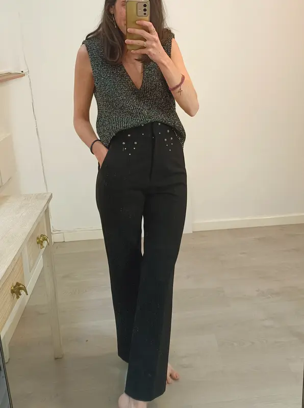 SANDRO. Pantalón negro ancho tachuelas T.34