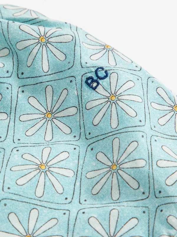 SB126AB058 Daisy Mosaic all over woven short