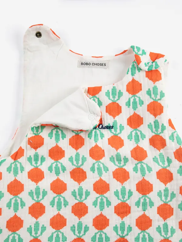 SB126AH043 Cool Radish all over woven sleep sack