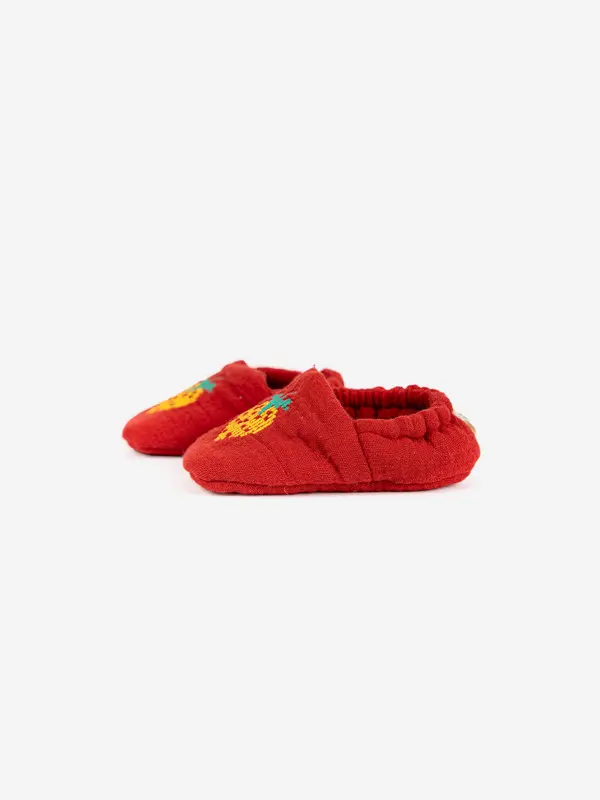 SB126AH047 Strawberry slippers