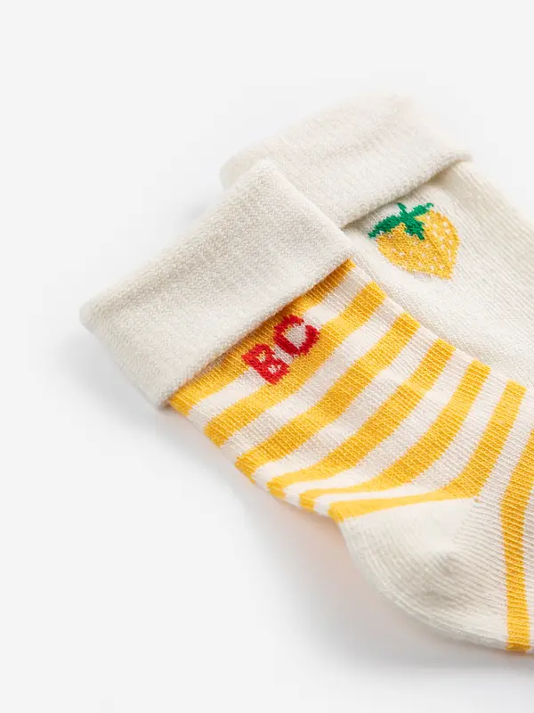 sb126ah050 Pixel Strawberry short socks pack x 2
