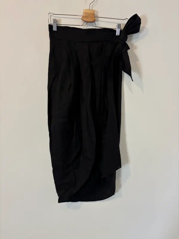 SECOND SUMMER. Falda midi negra lino. T XS