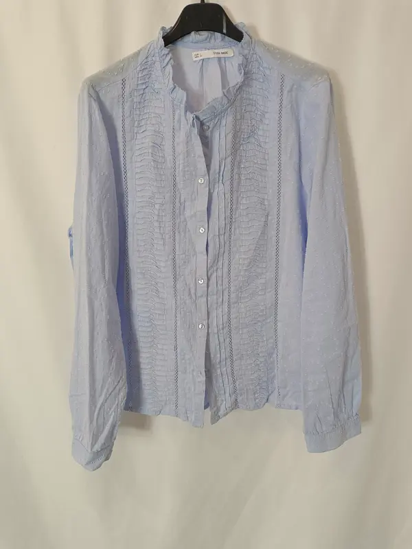 SFERA. Blusa azul claro textura. T L