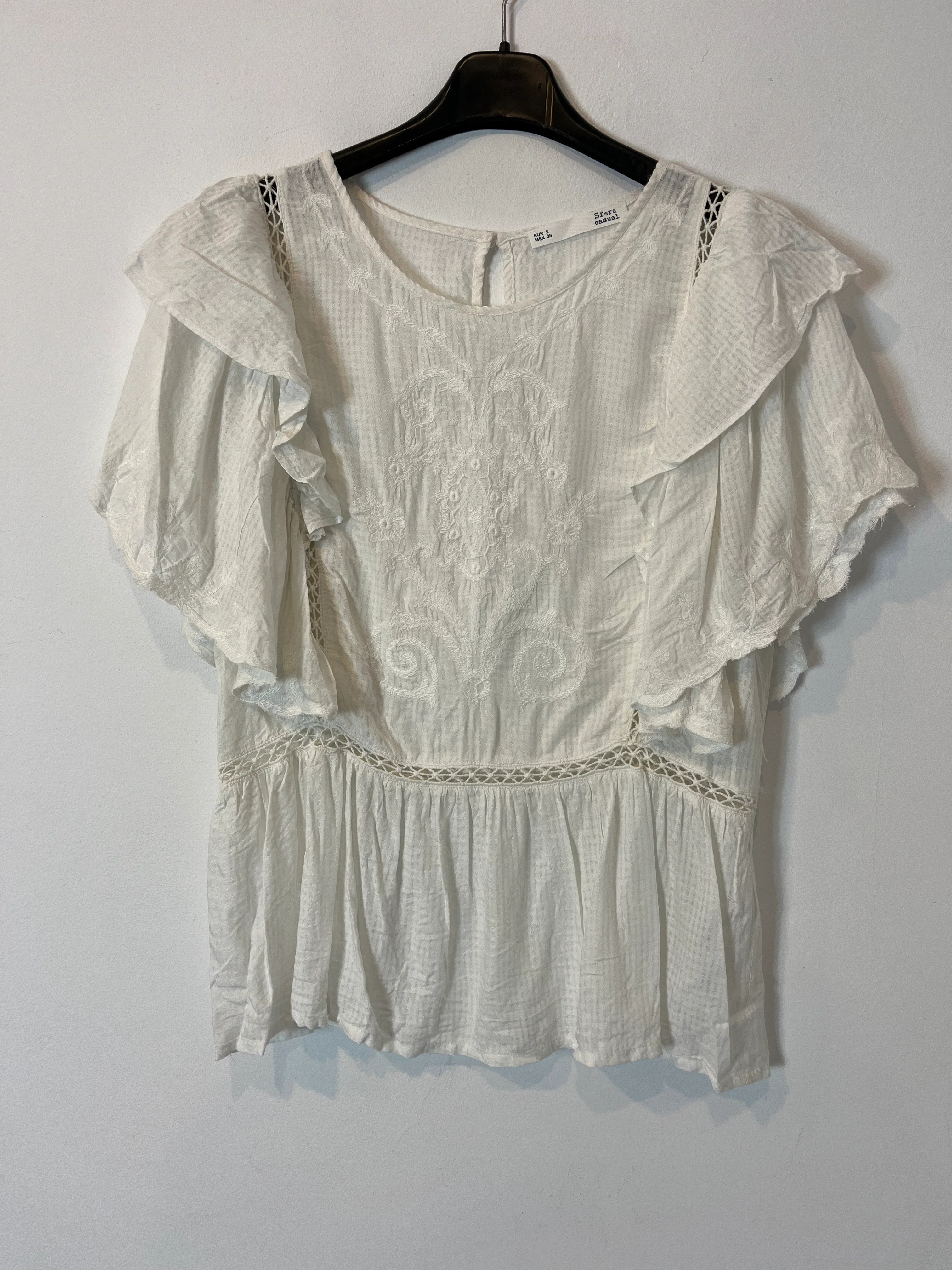SFERA. Blusa blanca bordados. T S