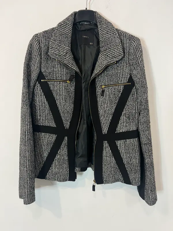 SFERA. Chaqueta negra jaspeada con lana. T M