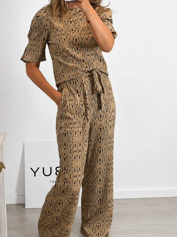 SFERA. Conjunto beige estampado. T S/M