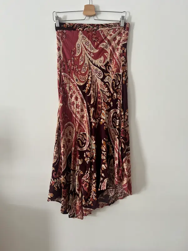 SFERA. Falda midi estampada