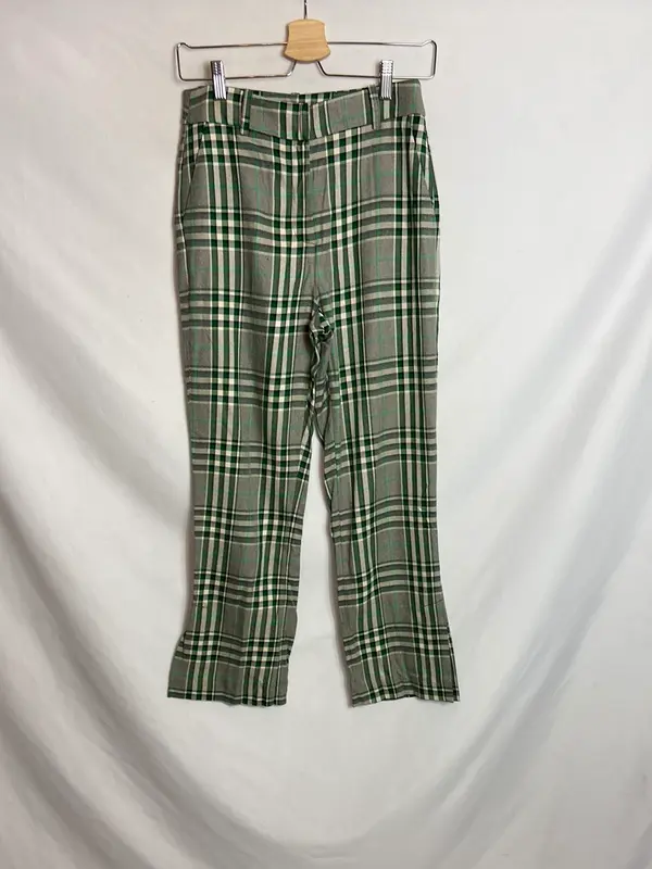 SFERA. Pantalón a cuadros verde T.36
