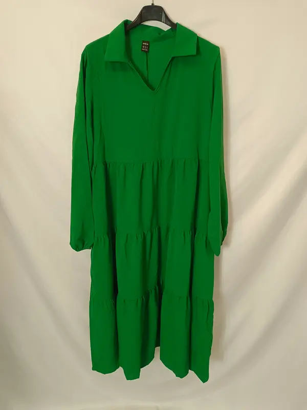 SHEIN. Vestido midi verde T.m