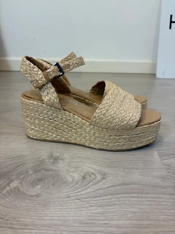 SIXTYSEVEN. Cuña rafia beige. T 41