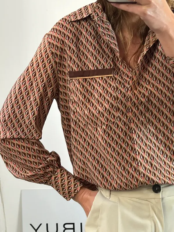 STRADIVARIUS. Blusa fluida estampado retro. T L