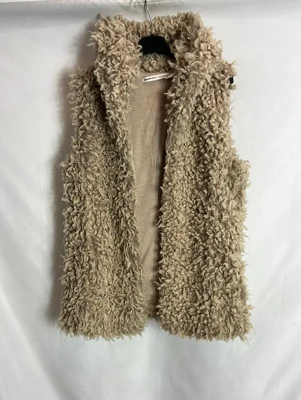 STRADIVARIUS. Chaleco beige borrego T.m