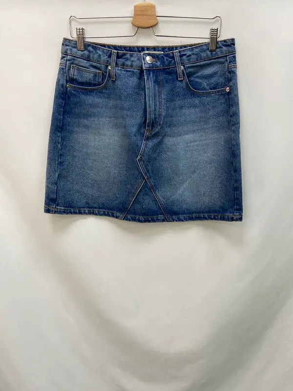STRADIVARIUS.Falda corta vaquera T.42