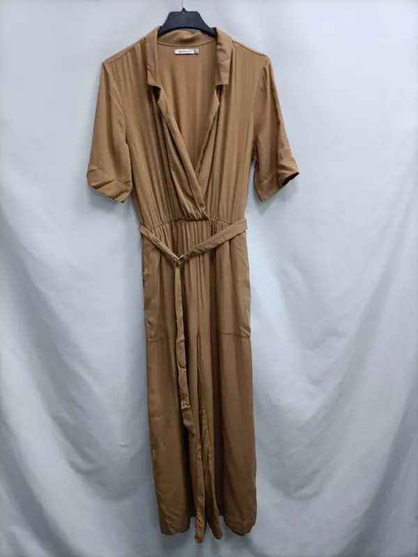 STRADIVARIUS. Mono beige fluido T.s