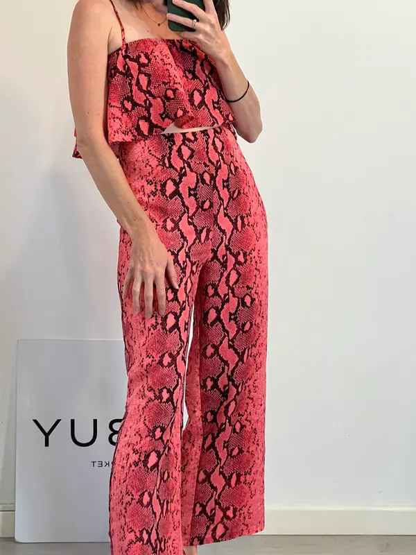 SUPERDOWN X DRAYA MICHELLE. conjunto rosa animal print T.s