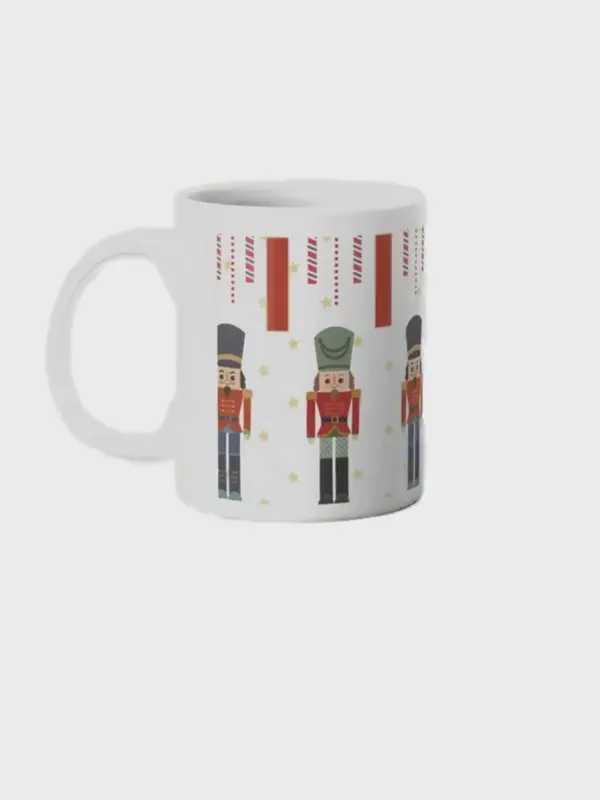 Taza Cascanueces
