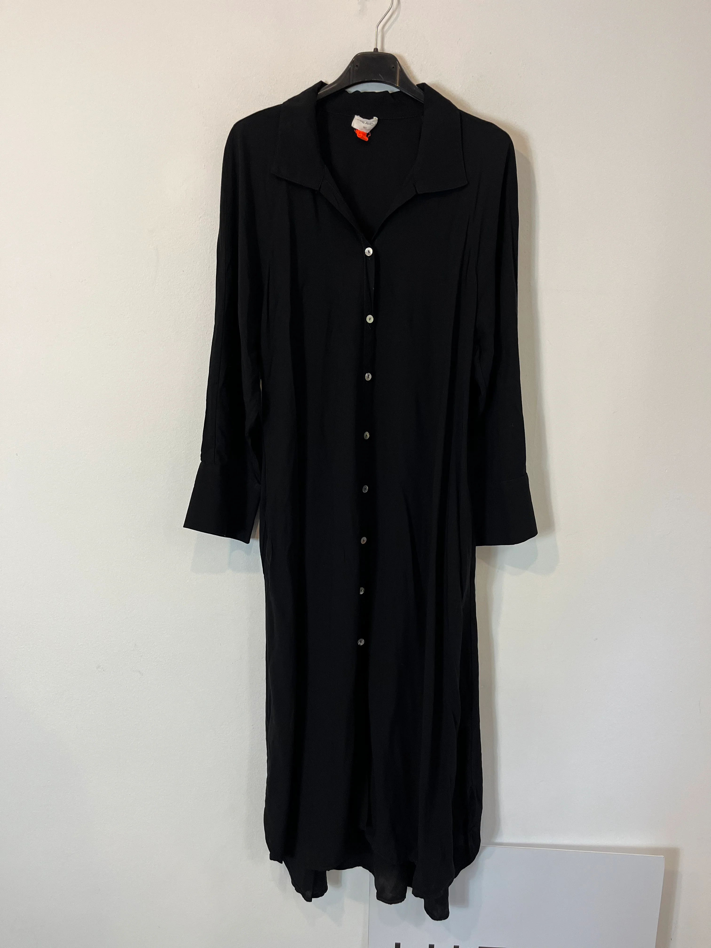 THAIS AMICH. Vestido negro camisero. T.xs/s