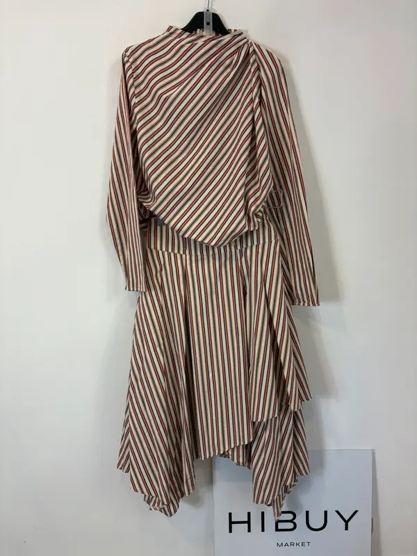 THE LABEL EDITION. Total look falda y blusa rayas asimetrias