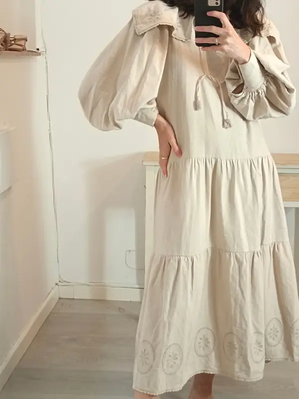 THE NEW SOCIETY. Vestido largo beige troquelado T.u(s)