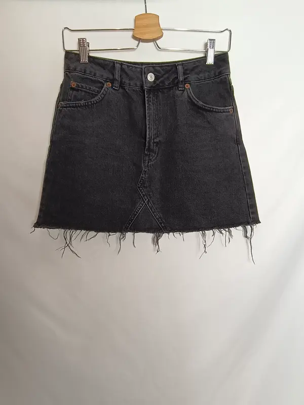 TOPSHOP. Falda negra denim T.38