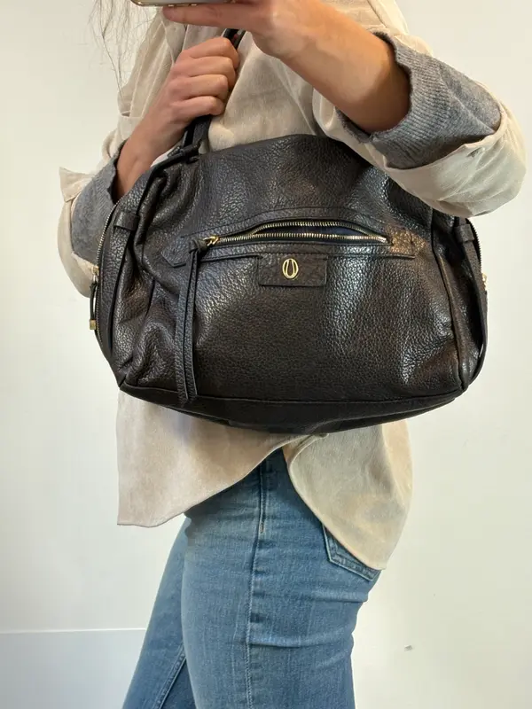 UTERQÜE. Bolso de hombro de piel