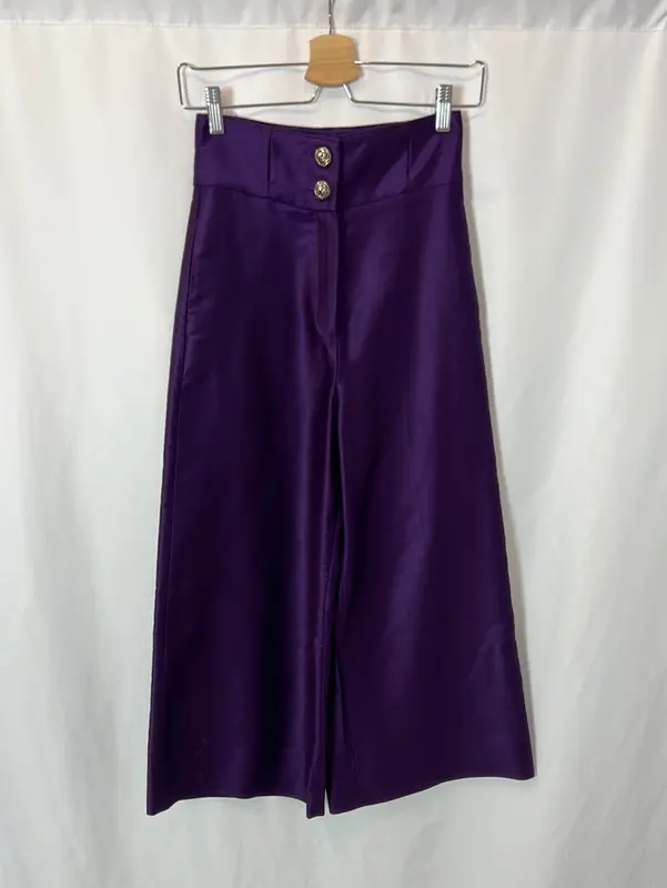 UTERQÜE. Pantalón culotte berenjena. T XS