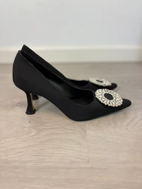 UTERQÜE. Zapatos negro joya T.38