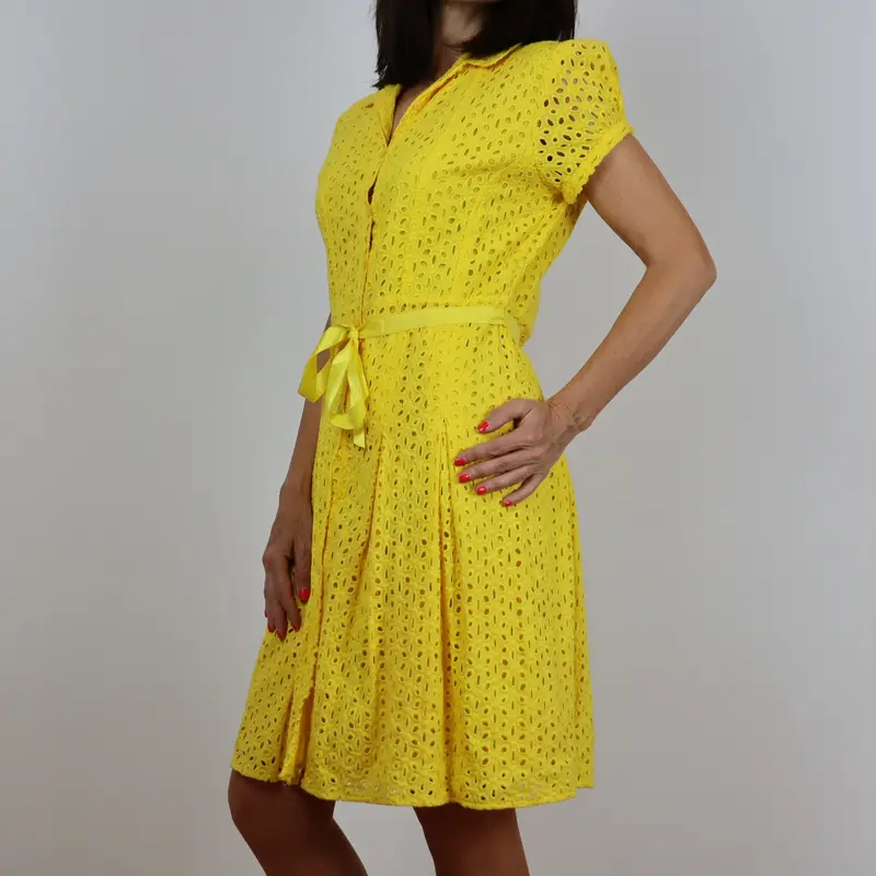 Vestido corto de encaje color amarillo