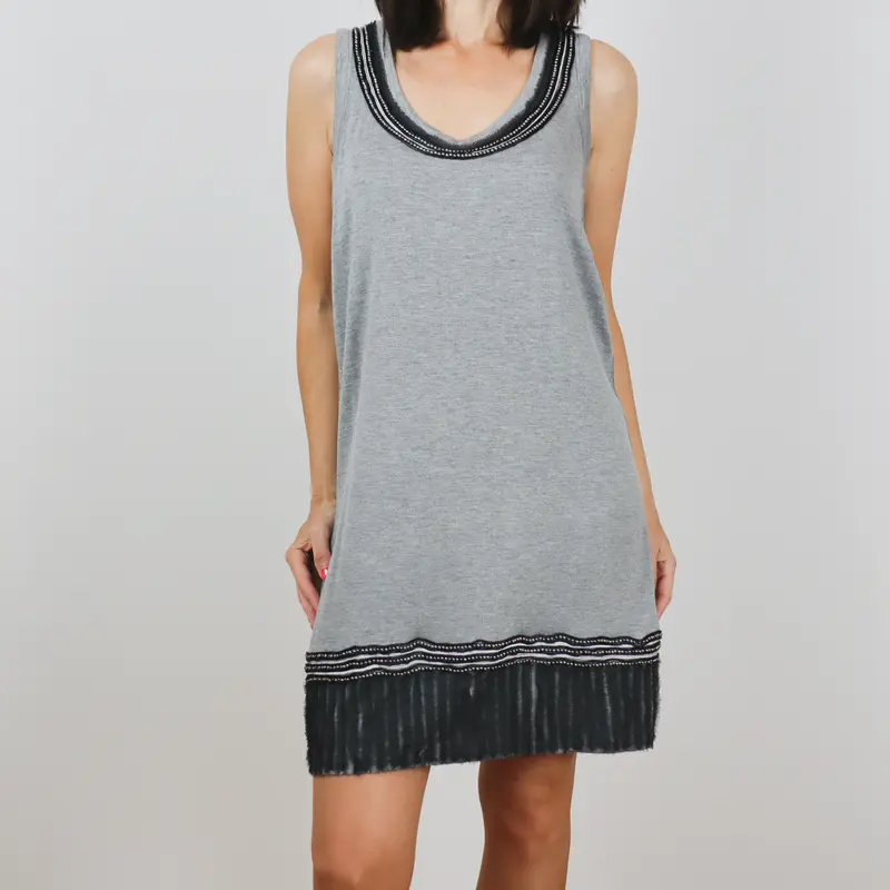 Vestido corto sin mangas gris