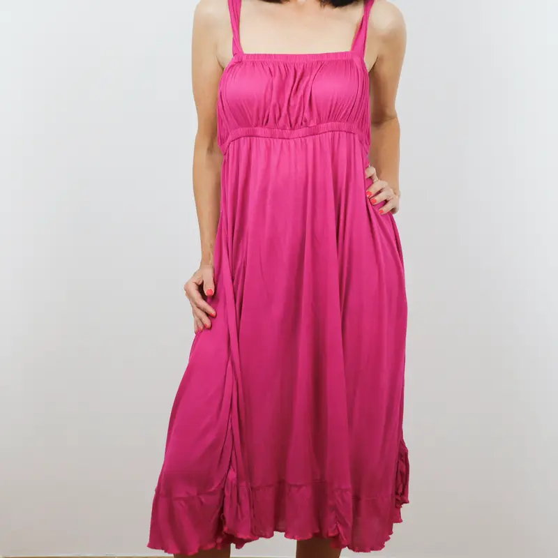 Vestido de tirantes color fucsia