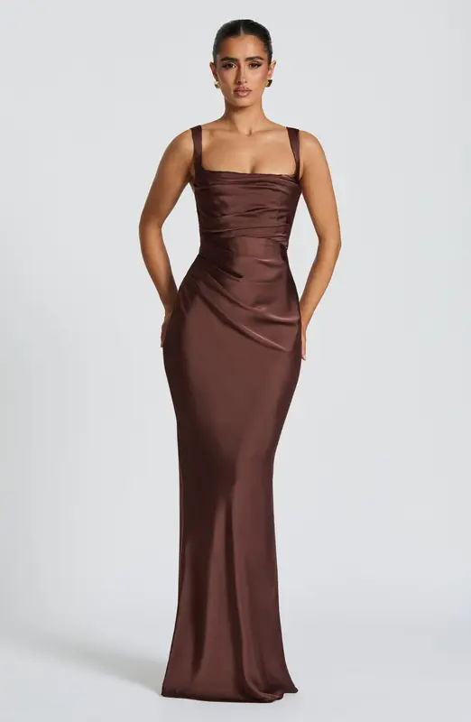 VESTIDO MAXI CALANTHE - MARRÓN CIRUELA
