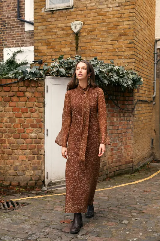 Vestido Melina Camel & white motifs