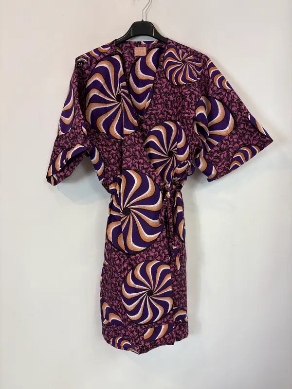 WAMY. Vestido cruzado estampado