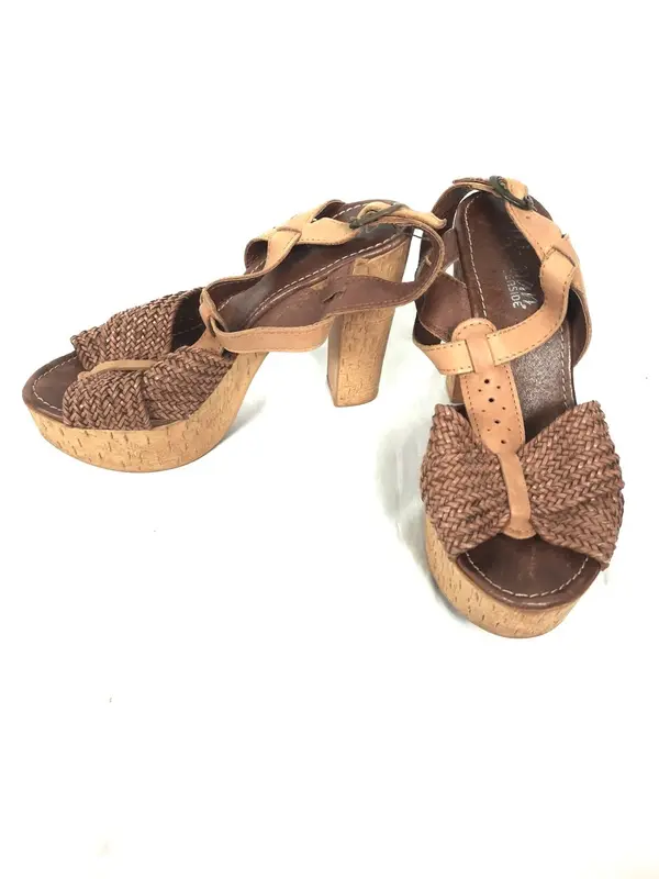 WOMAN SEASIDE. Tacon marron/burdeos T.36