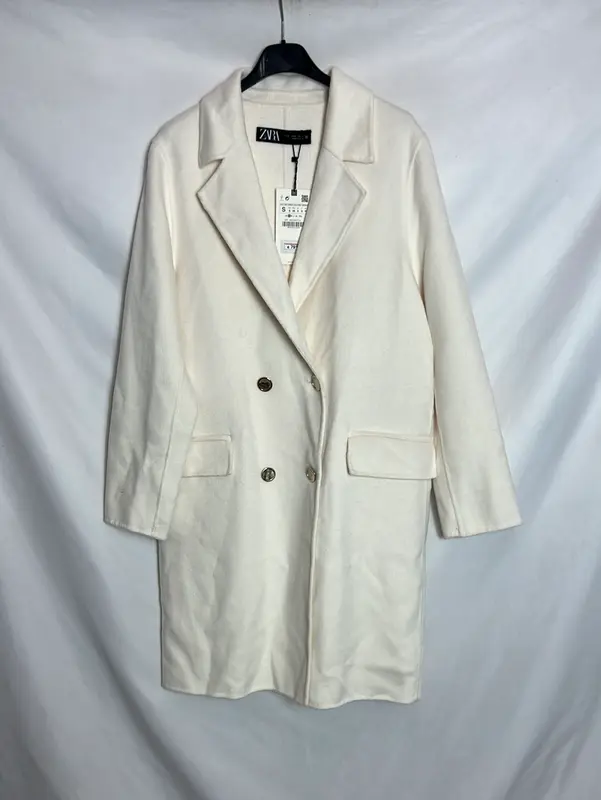 ZARA. Abrigo blancor roto botones dorados. T S