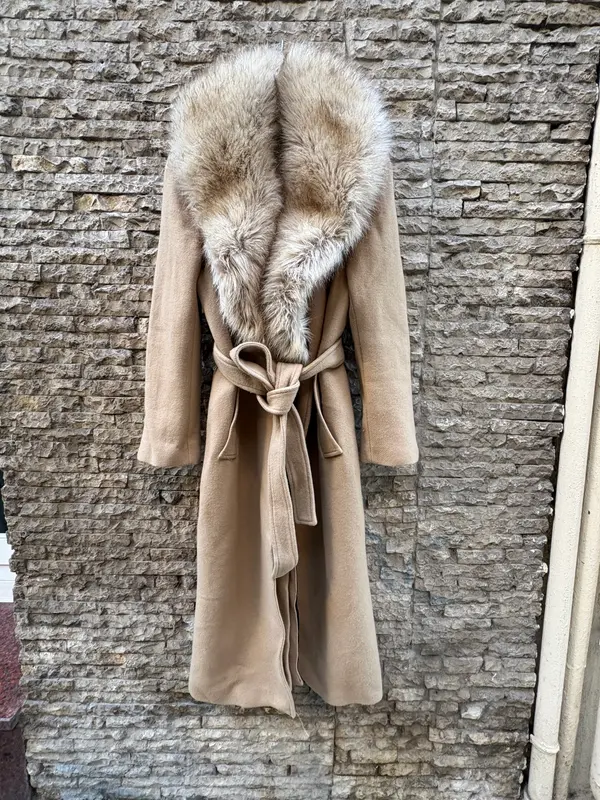 ZARA. Abrigo largo camel lana