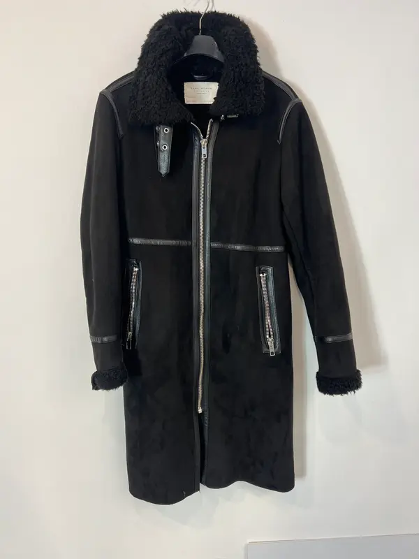 ZARA. Abrigo negro doble textura. T XS