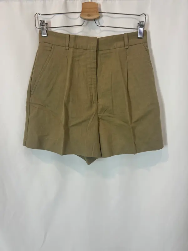 ZARA. Bermuda caqui pinzas con lino. T S