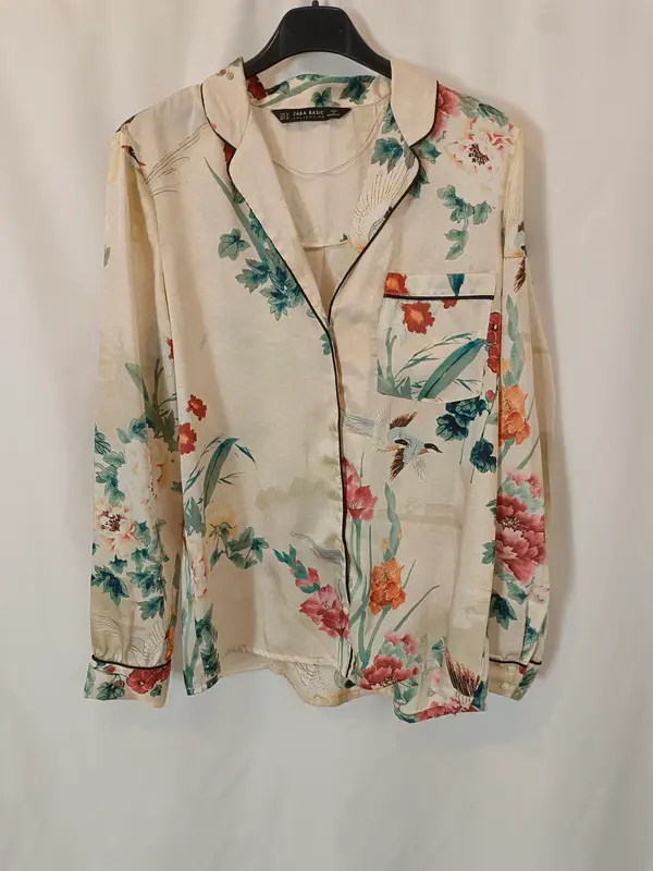 ZARA. Blusa beige estampada T.s