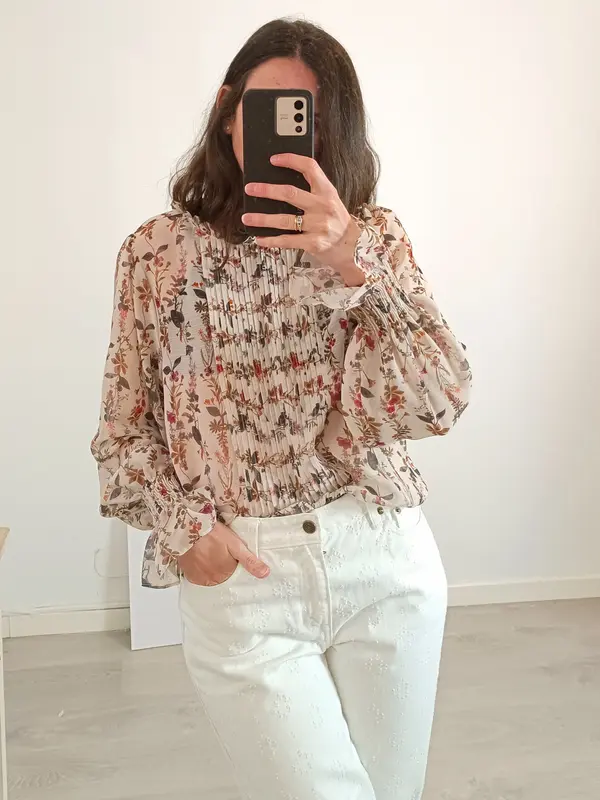 ZARA. Blusa beige flores T.l