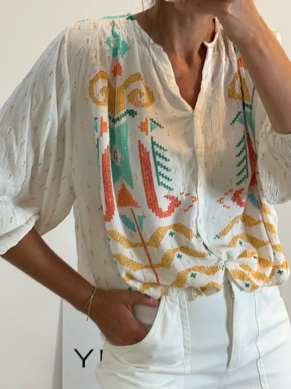 ZARA. Blusa blanca estampada colores T.m