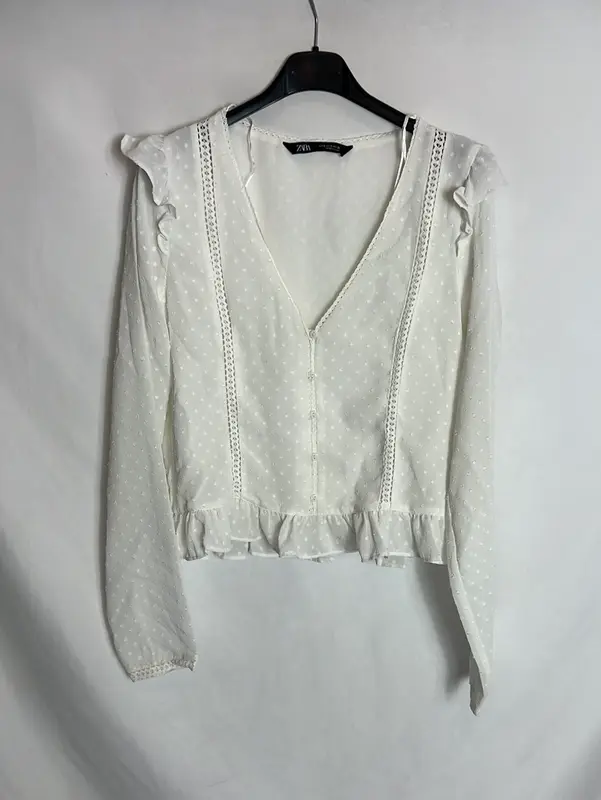 ZARA. Blusa blanca plumeti. T S