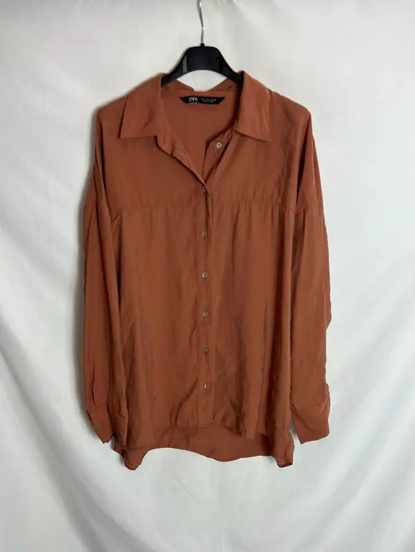 ZARA. Blusa caldero  fluida. T L