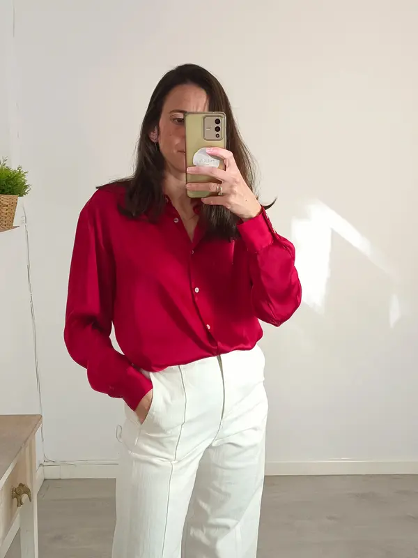 ZARA. Blusa color vino satinada.  T XS