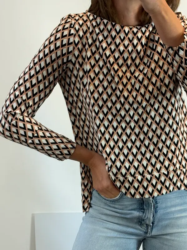 ZARA. Blusa estampado geométrico